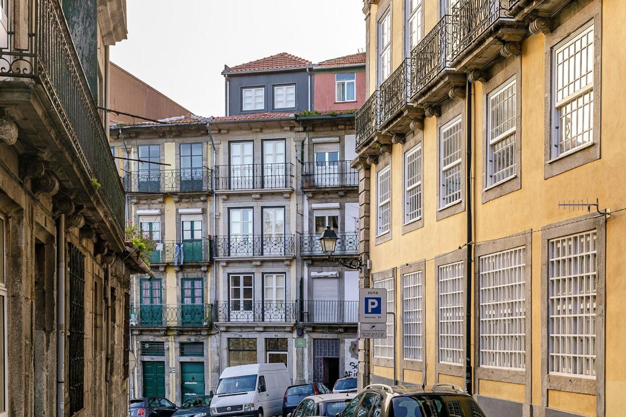 Door 65 - Historical Center Apartments Porto Bagian luar foto