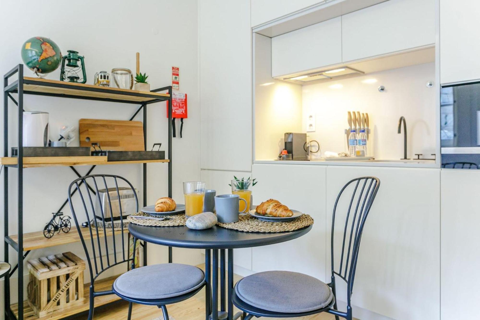 Door 65 - Historical Center Apartments Porto Bagian luar foto